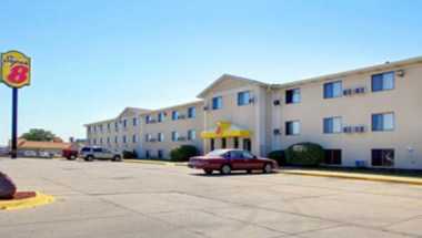 Super 8 by Wyndham Lincoln North a Lincoln, NE