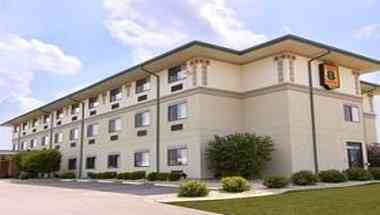 Super 8 by Wyndham Waterloo a Waterloo, IL