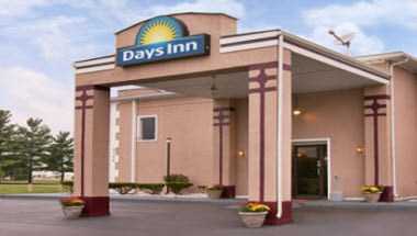 Days Inn by Wyndham Indianapolis East Post Road a Indianapolis, IN