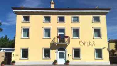 Hotel Opera a Dossobuono, IT