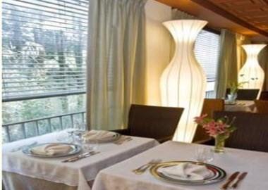 Au Pavillon Bleu in Melun, FR