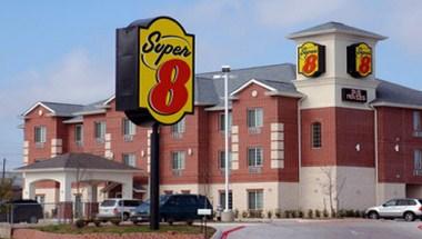 Super 8 by Wyndham Austin/Airport South image