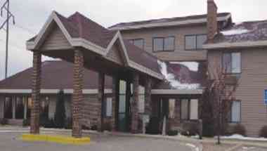 Madelia Hotel & Suites in Madelia, MN