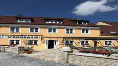 Zorbas Hotel & Restaurant a Dachau, DE