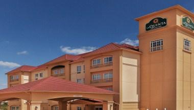 La Quinta Inn & Suites by Wyndham Fort Worth - Lake Worth image