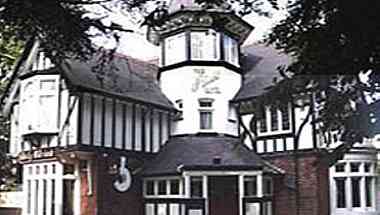 The Pines Hotel в Luton, GB1