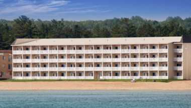 Mackinaw Beach & Bay All Suites Resort в Mackinaw City, MI