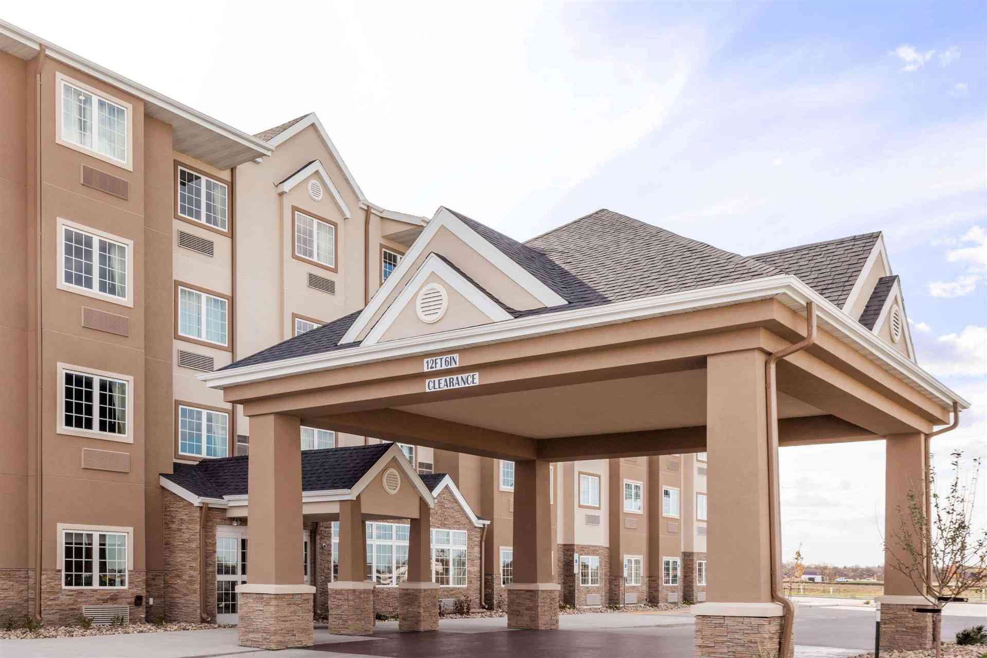 Microtel Inn & Suites by Wyndham West Fargo Medical Center in West Fargo, ND