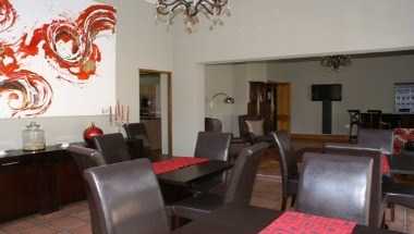 Cedar Place Guest House в Boksburg, ZA