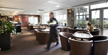 Chartham Park в East Grinstead, GB1