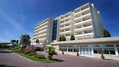 Hotel Des Bains i Montegrotto Terme, IT