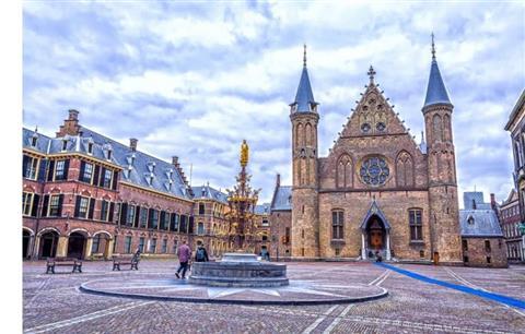 « Binnenhof » et « Hall des chevaliers »