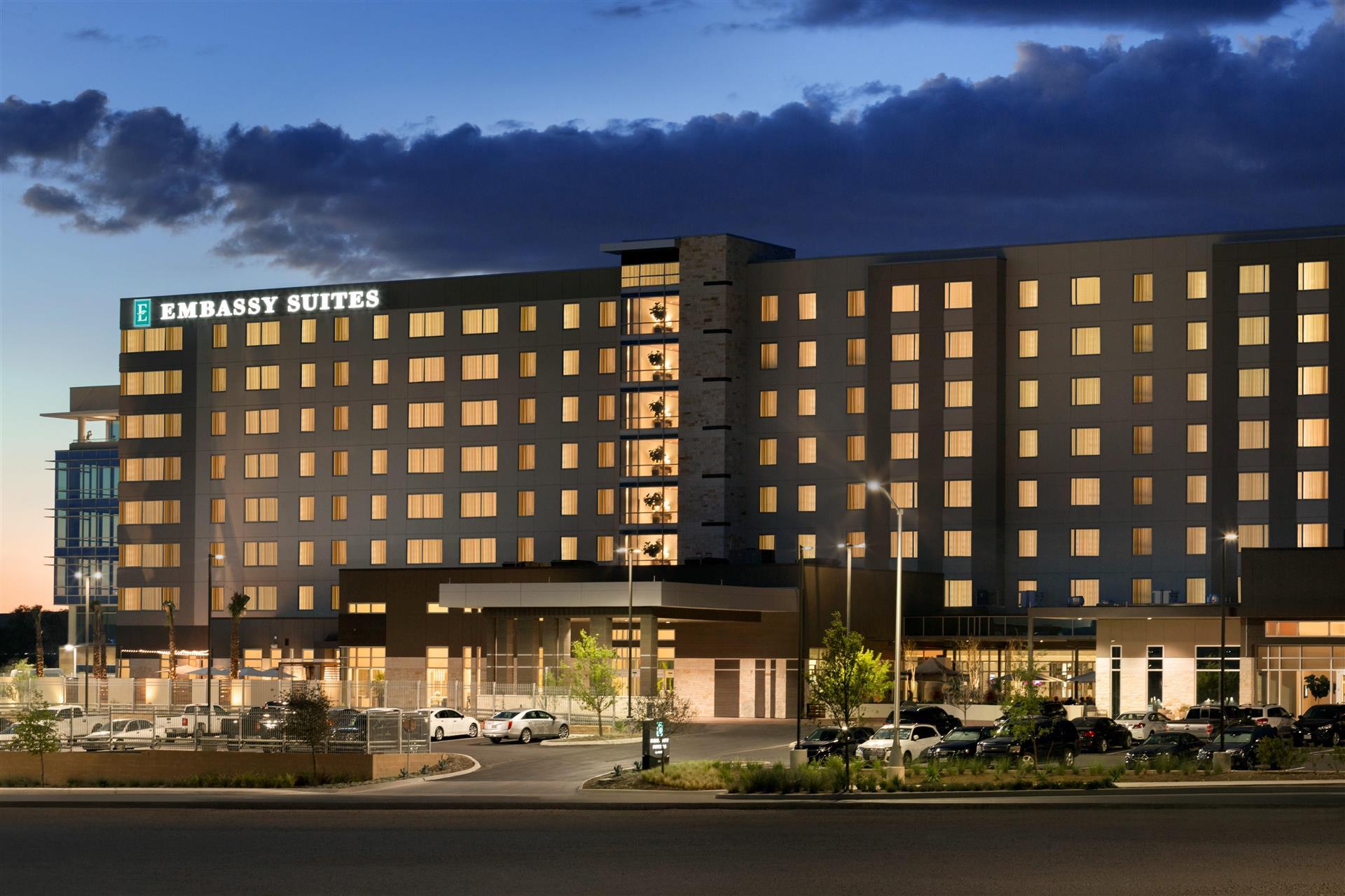 Embassy Suites by Hilton San Antonio Landmark image
