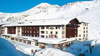 Sporthotel Loruenser i Zuers am Arlberg, AT