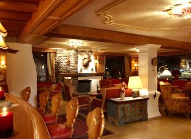 Sporthotel Loruenser i Zuers am Arlberg, AT