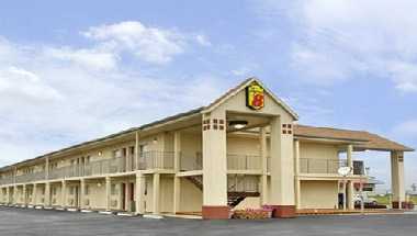 Super 8 by Wyndham Millbury/Toledo в Millbury, OH