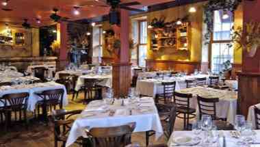 Modavie Restaurant в Montreal, QC