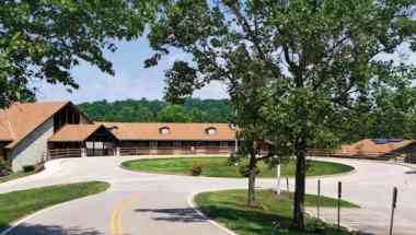 Burr Oak Lodge & Conference Center в Glouster, OH