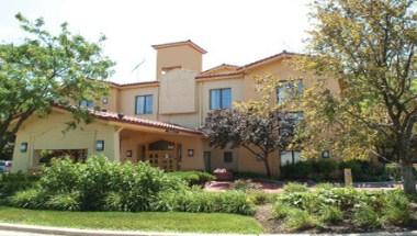 Days Inn & Suites by Wyndham Arlington Heights image