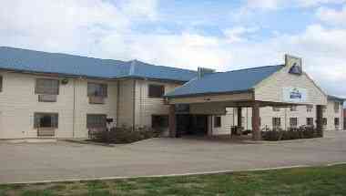 Days Inn & Suites by Wyndham Conroe North in Conroe, TX