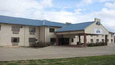 Days Inn & Suites by Wyndham Conroe North в Conroe, TX