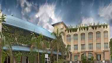 South Patio a Gurugram, IN