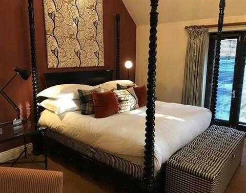 The Hare & Hounds Hotel in Tetbury, GB1