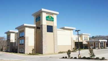 La Quinta Inn & Suites by Wyndham Tyler - University Area в Tyler, TX