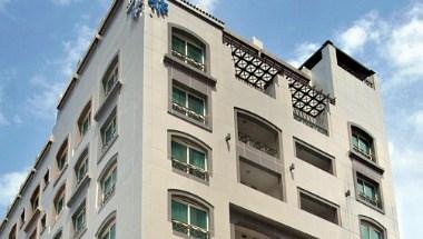 Opal Living Courts image