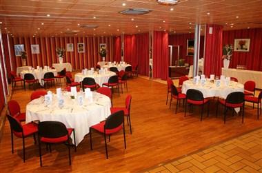 Relais Saint Jacques Hotel Restaurant in Chateauroux, FR