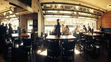 1410 World Bier Haus в Calgary, AB