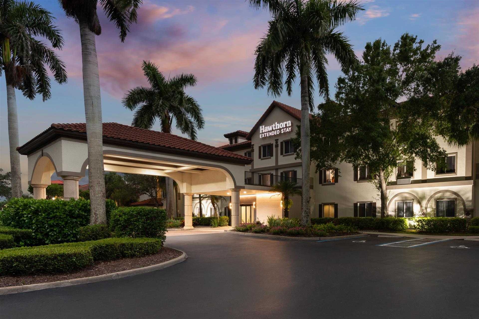 Hawthorn Extended Stay by Wyndham Naples em Naples, FL