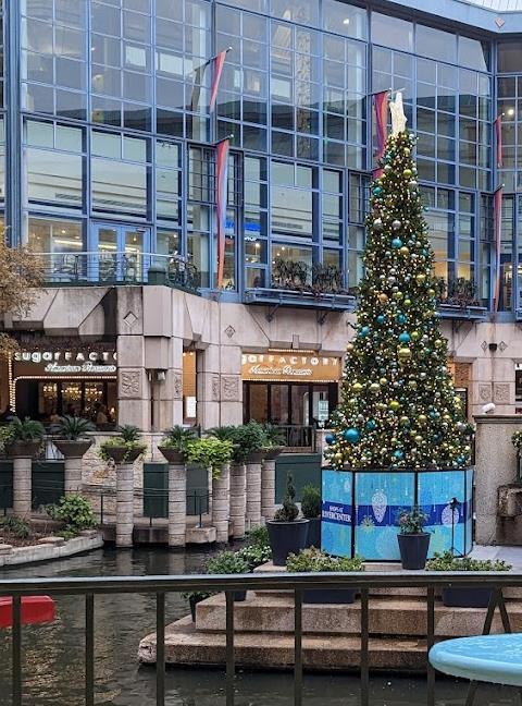 Shops at Rivercenter