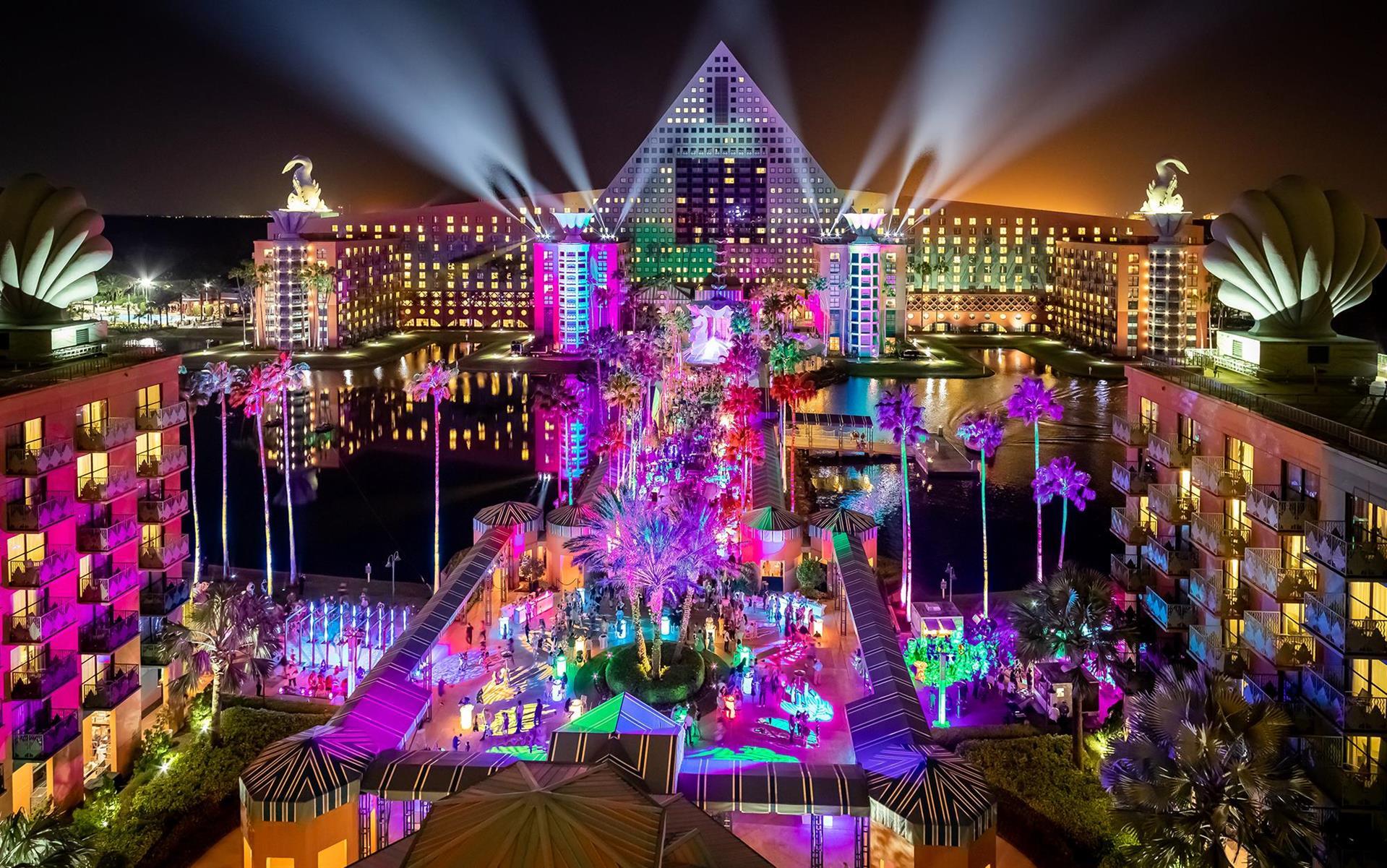 Изображение Triple Points, Triple Hotels, & Triple Years