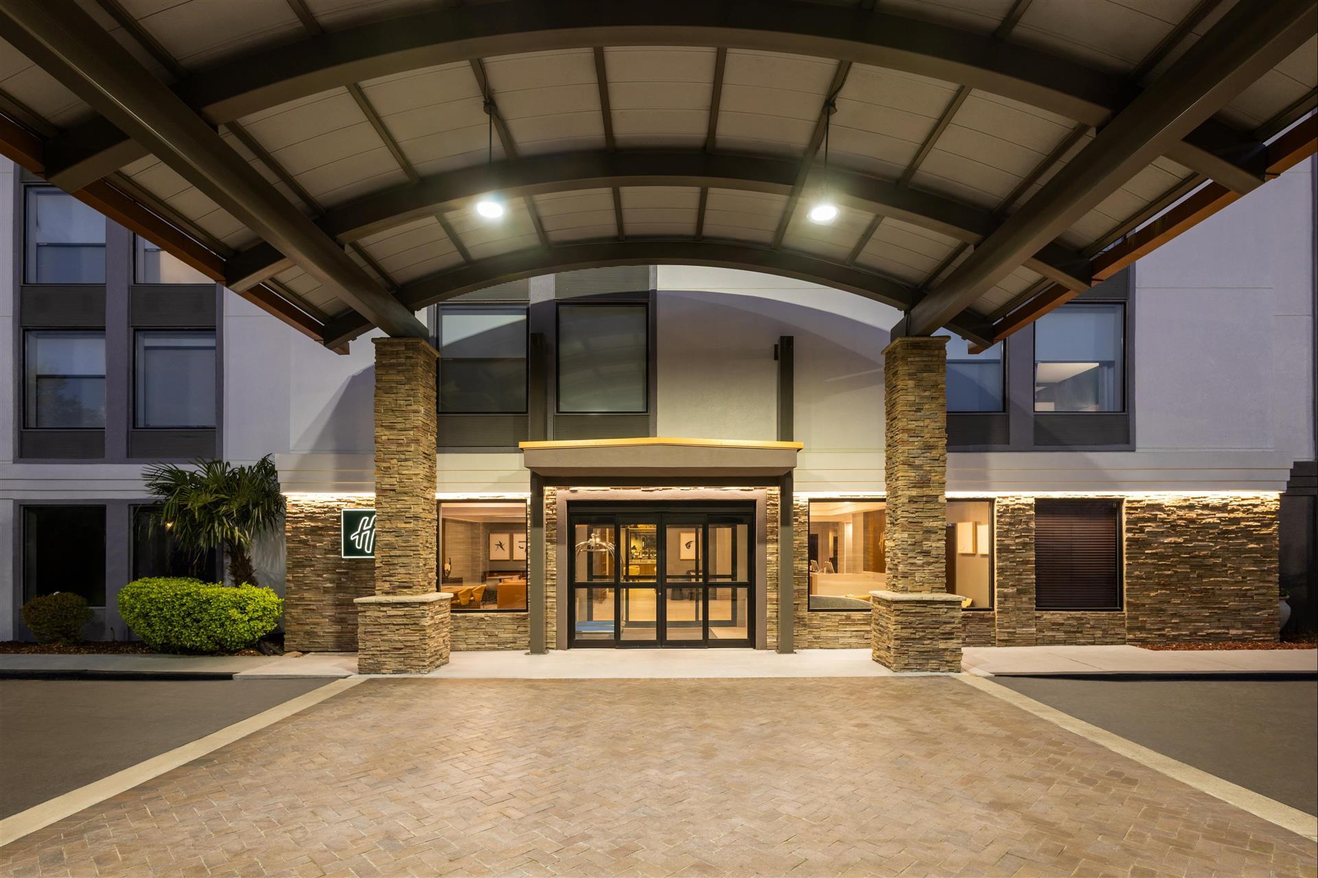 Holiday Inn & Suites Columbia NE – Ft Jackson Area image