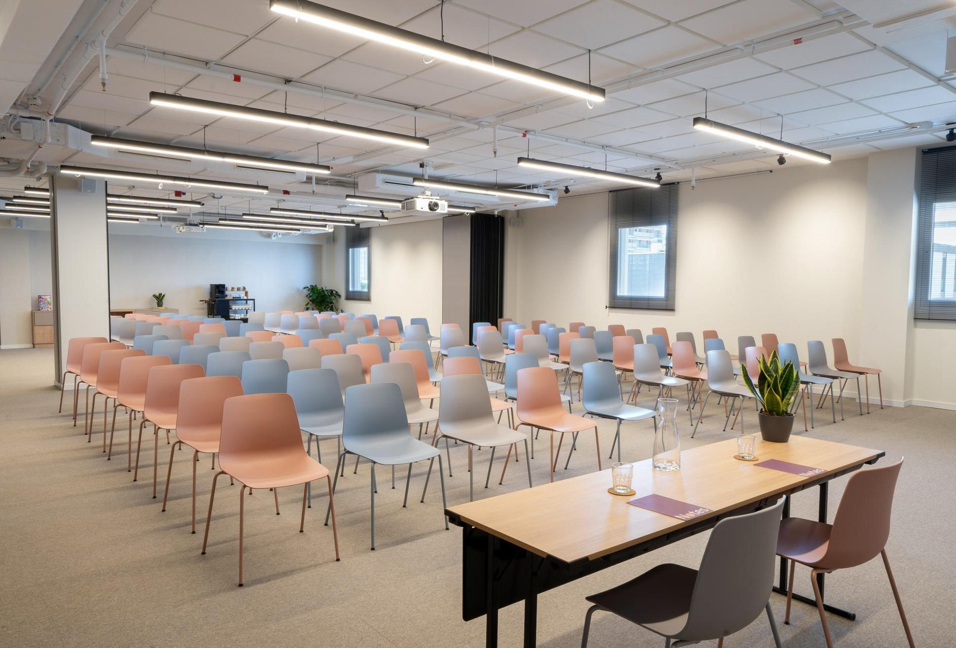 Изображение помещения для встречи