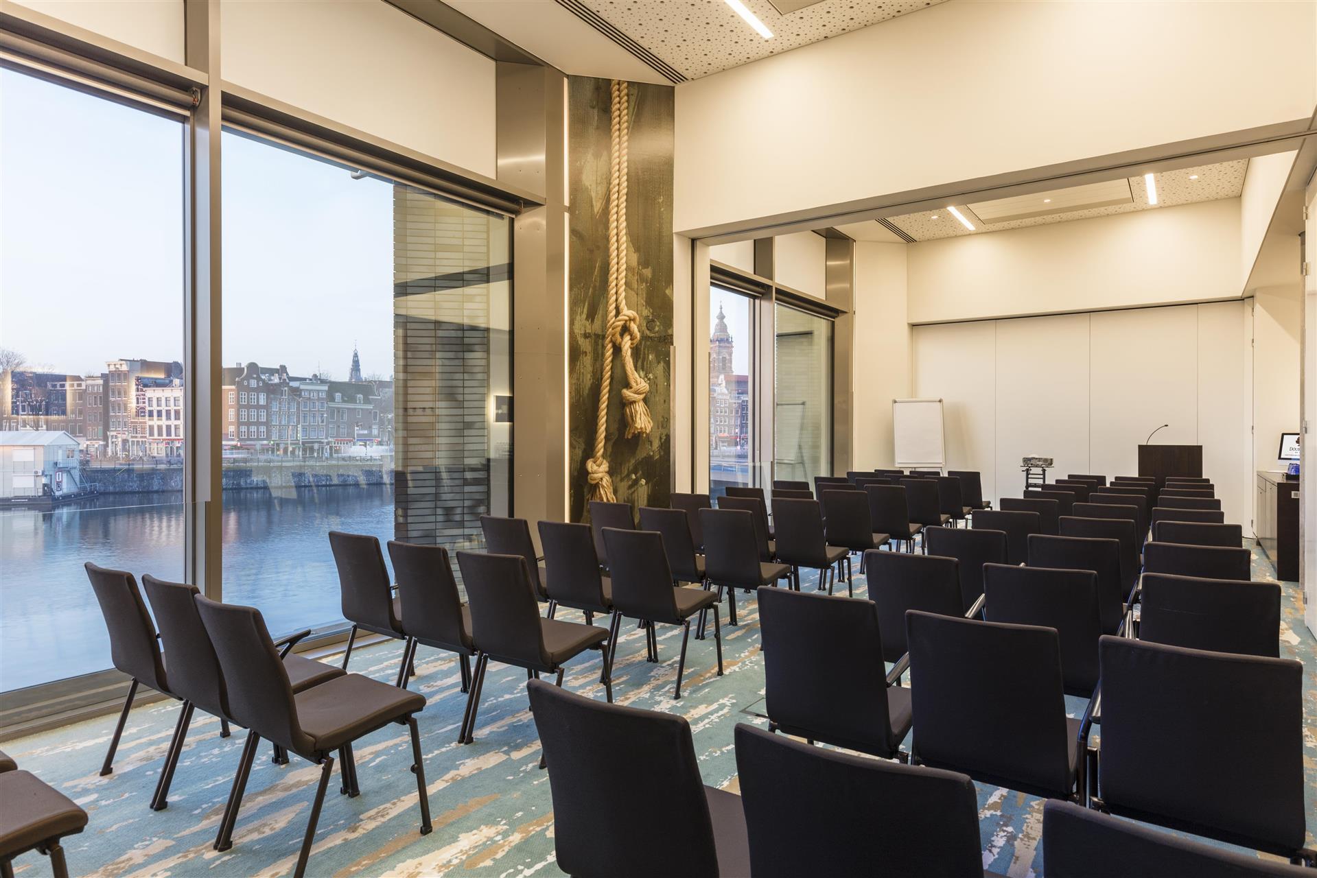 Imagen de la sala de reuniones