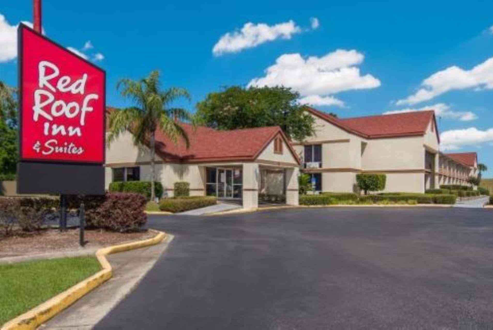 Red Roof Inn & Suites Brunswick I-95 a Brunswick, GA