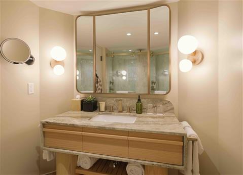 Rimrock Banff, Emblems Collection en Banff, AB