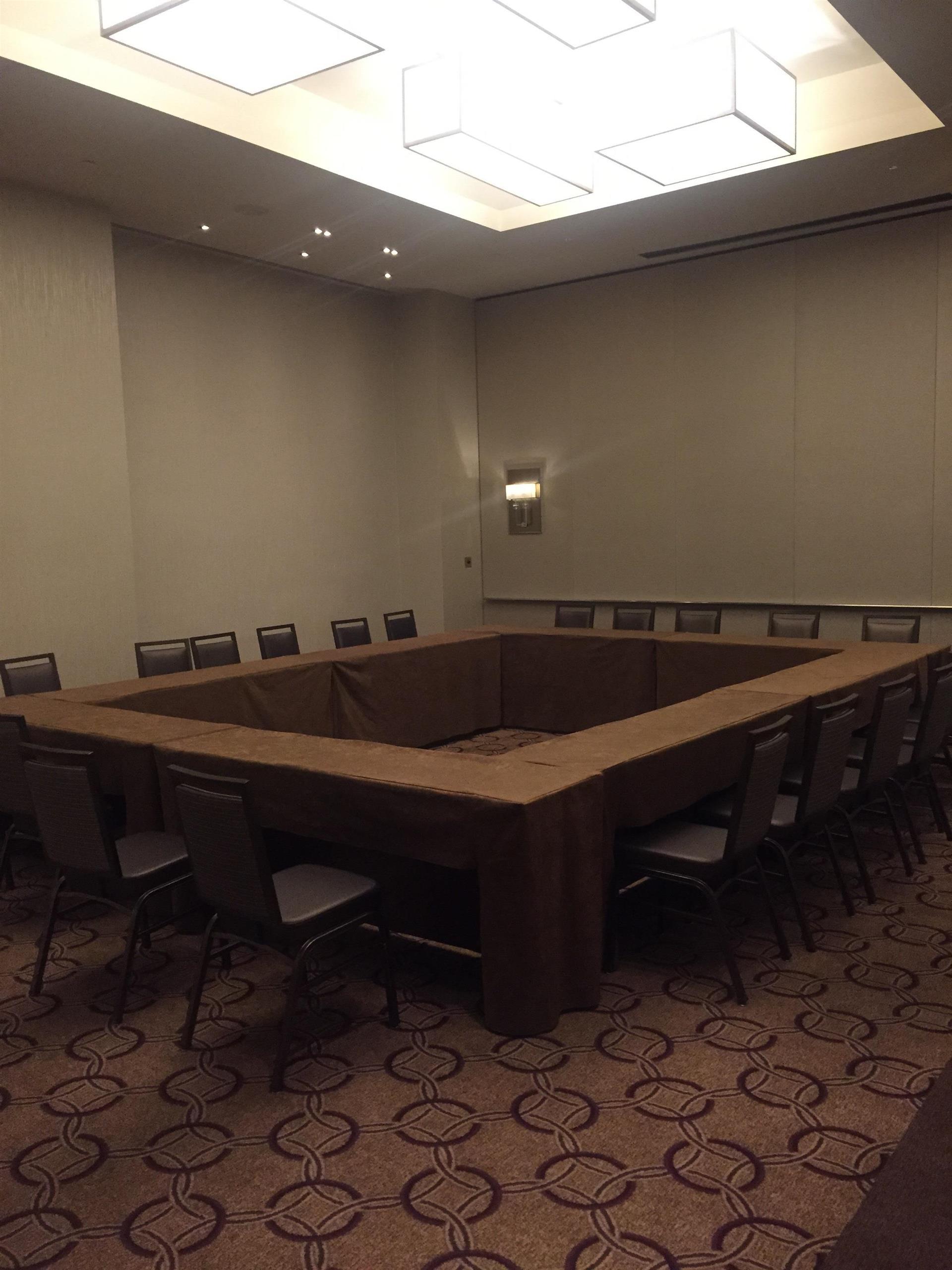 Изображение помещения для встречи