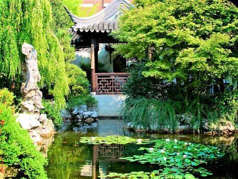 Lan Su Chinese Garden