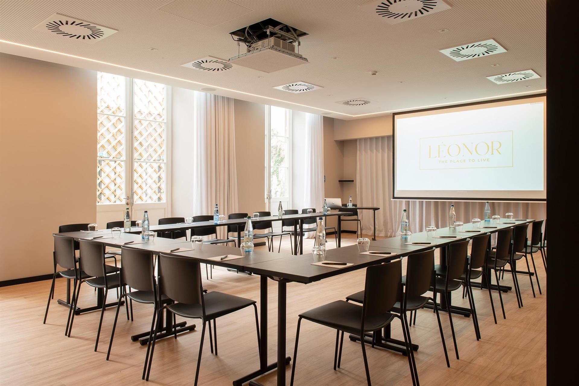 รูปสถานที่จัดงาน