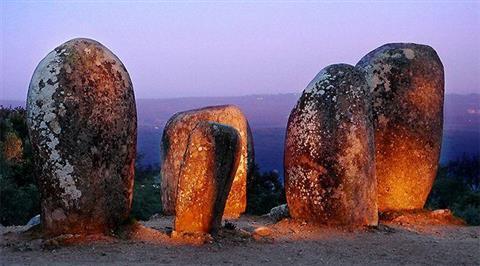 Cromeleque e Menir de Almendres