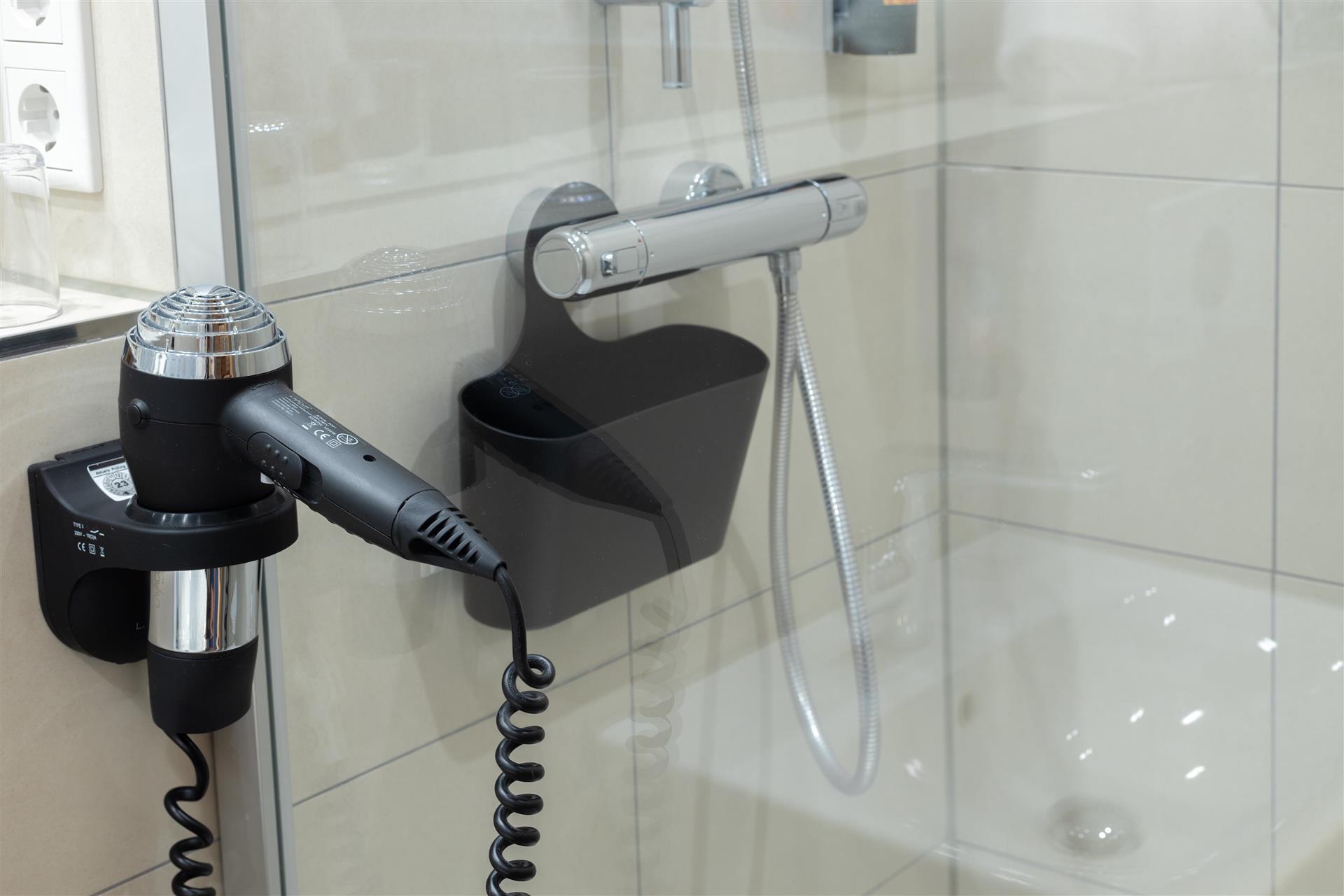 Holiday Inn - the niu, Stream Moenchengladbach image