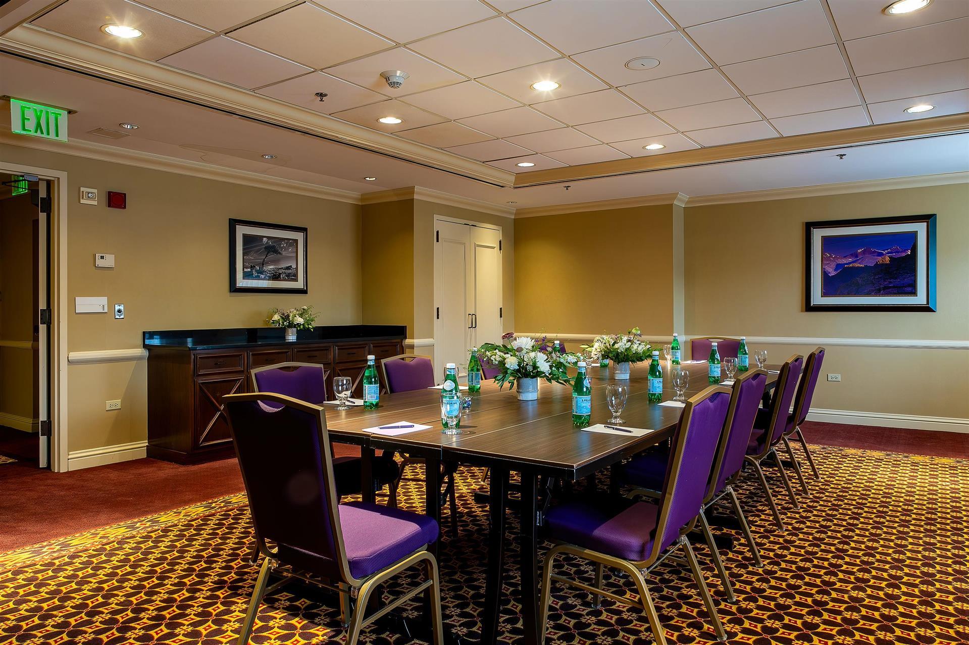 Изображение помещения для встречи