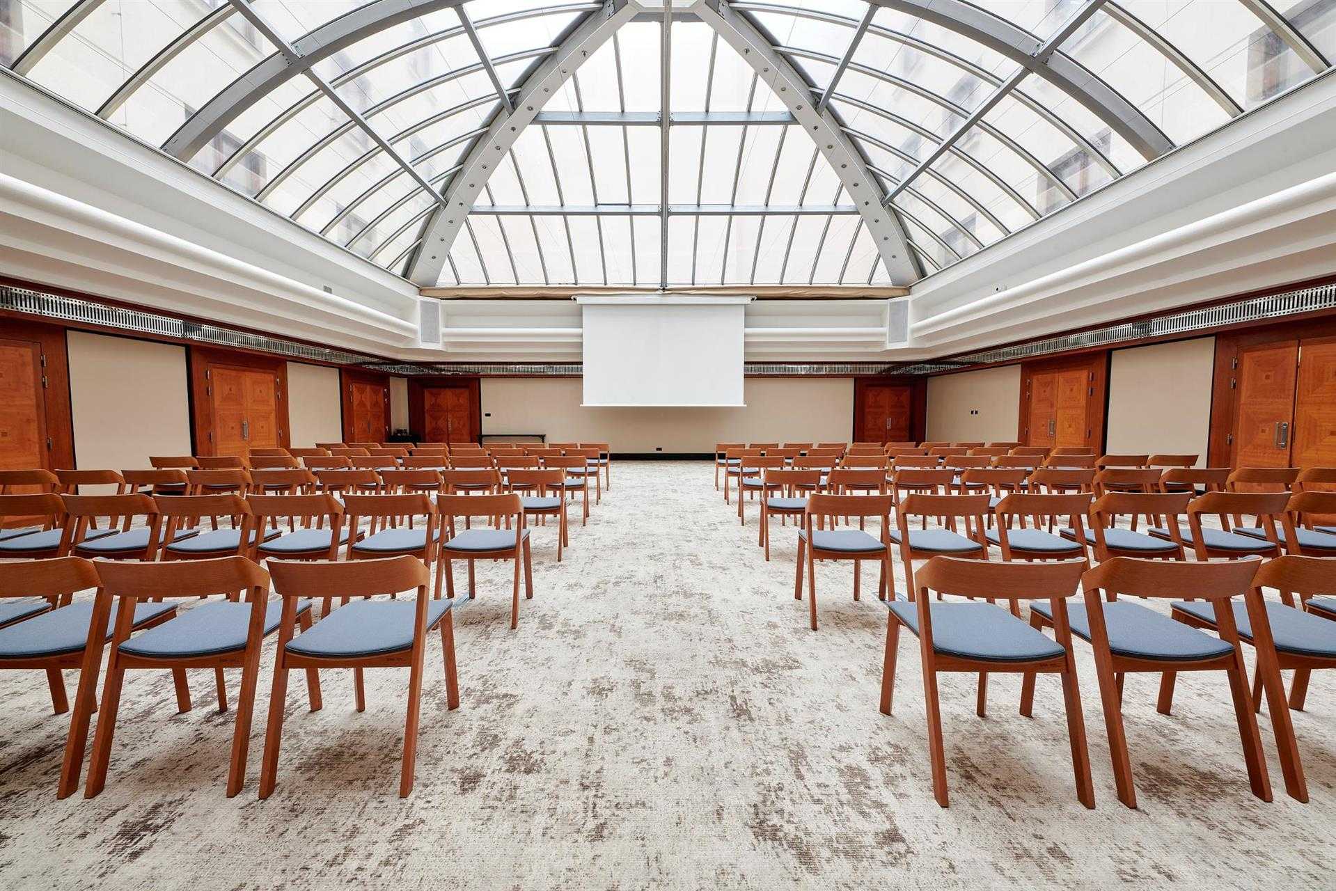 Almanac X Alcron Prague i Prague, CZ