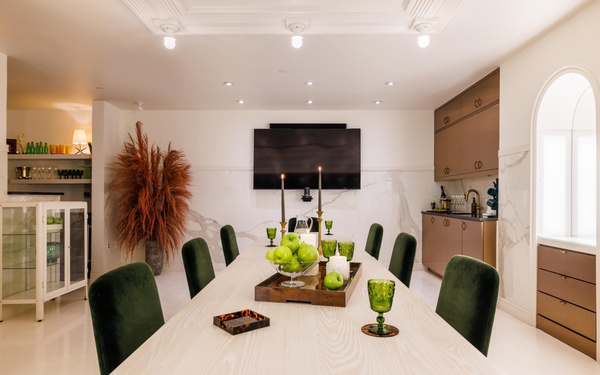 Let's Group Together! 圖像