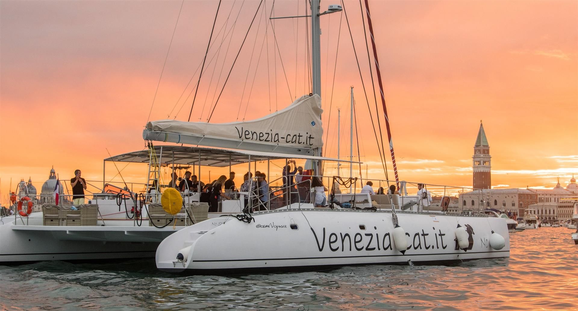 รูปสถานที่จัดงาน