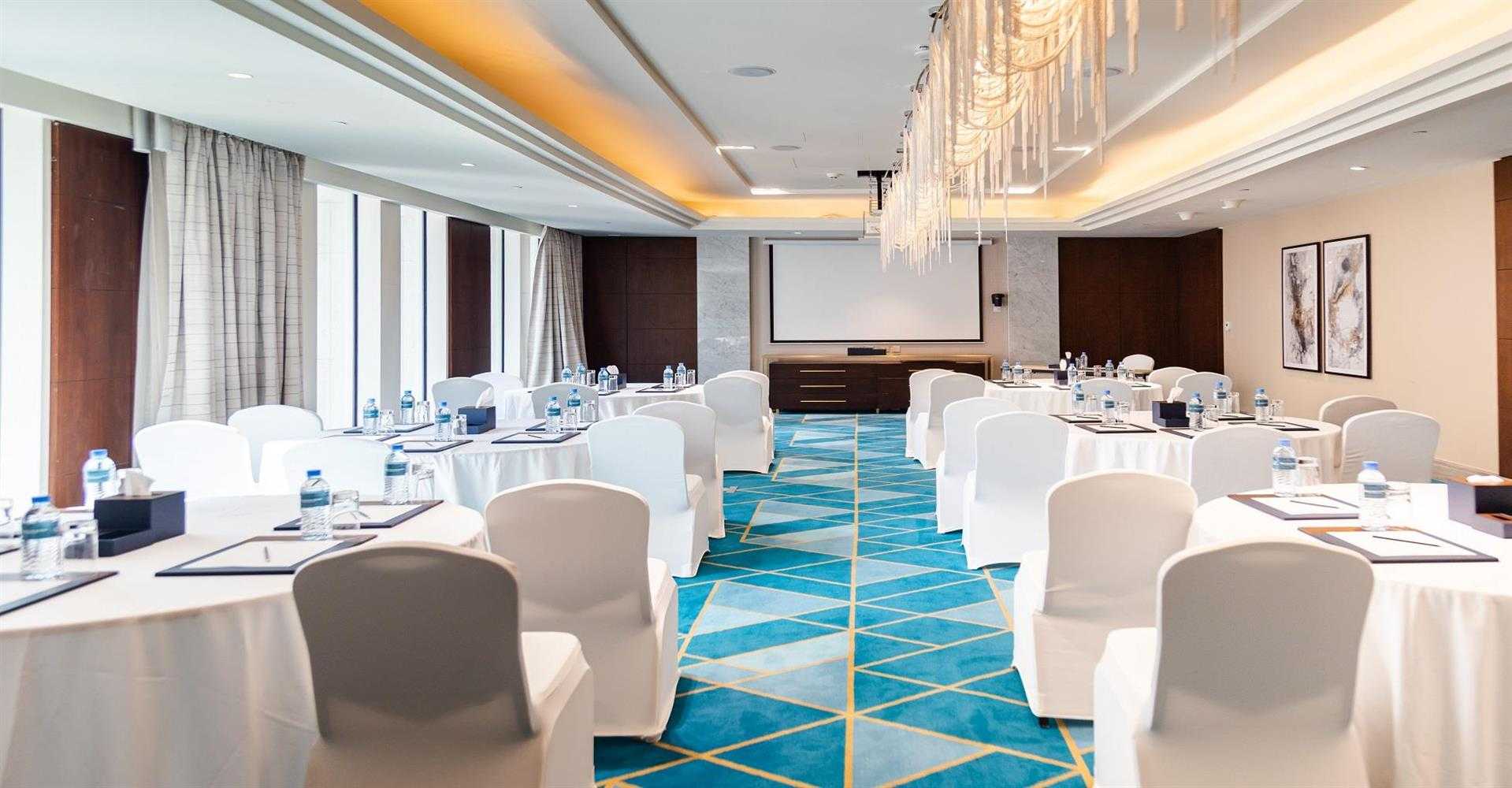 Wyndham Grand Doha West Bay Beach i Doha, QA