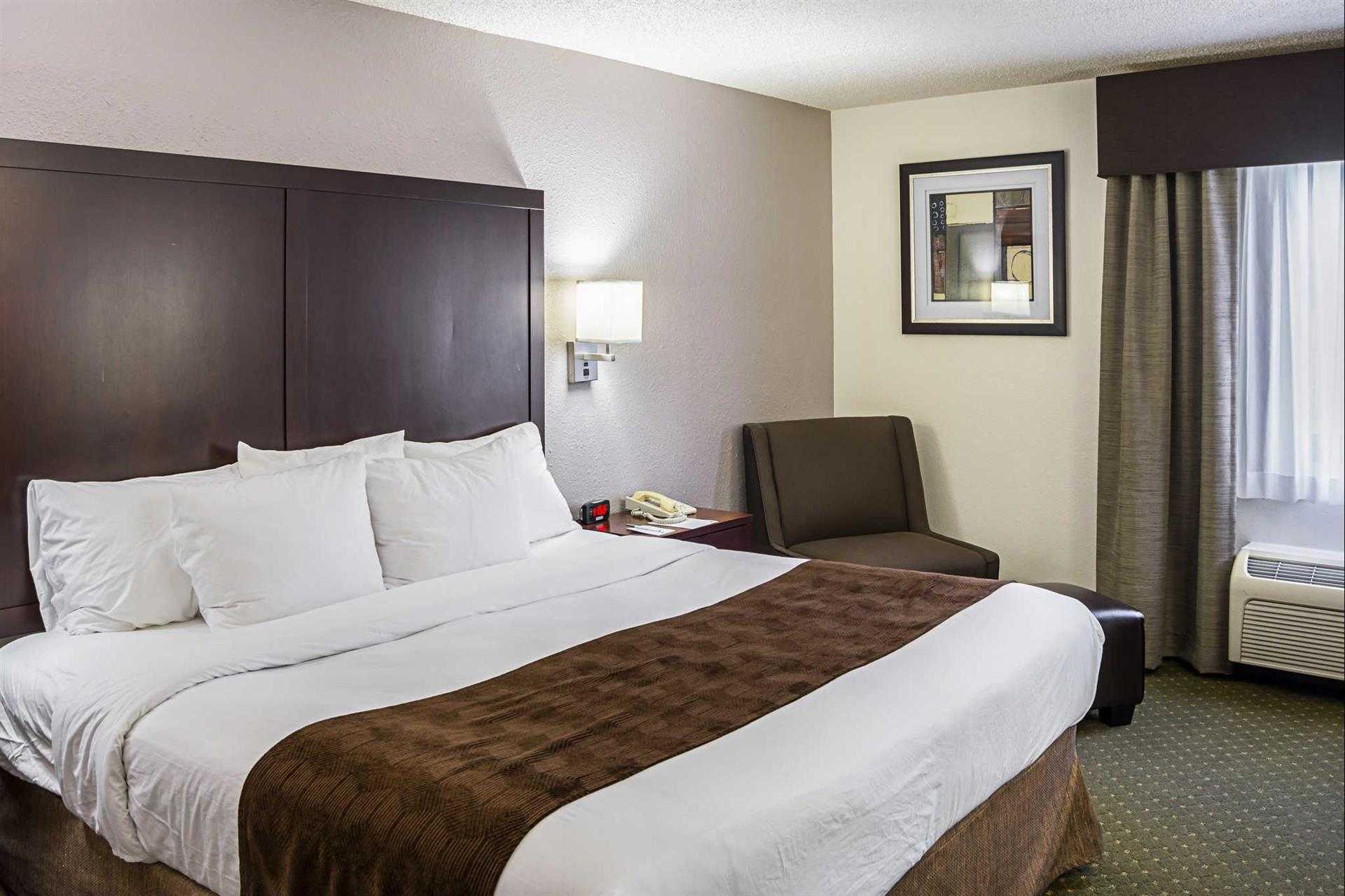 Quality Inn & Suites Clackamas - Portland in Clackamas, OR